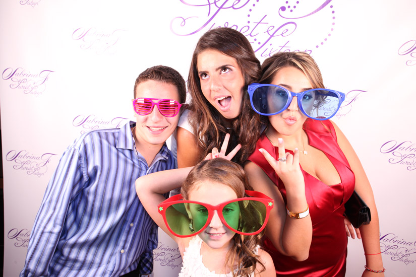 photo-backdrop-booth-04